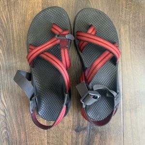 Women’s size 8 chacos